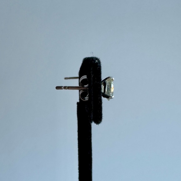 Martini Set 1.00 Carat Diamond Stud Earrings in White Gold - Picture 7 of 9